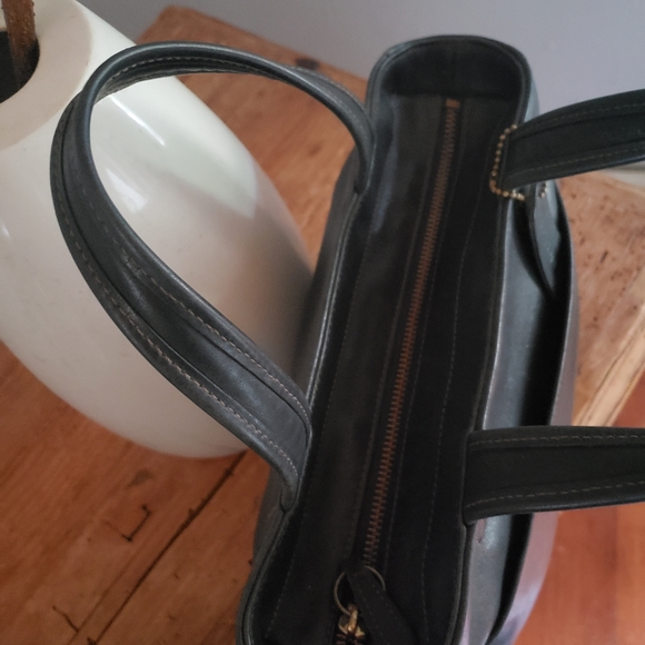 Handbag - Picture 2 of 4